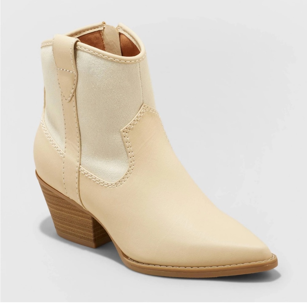 Universal Threads Kay Boots - Size 10